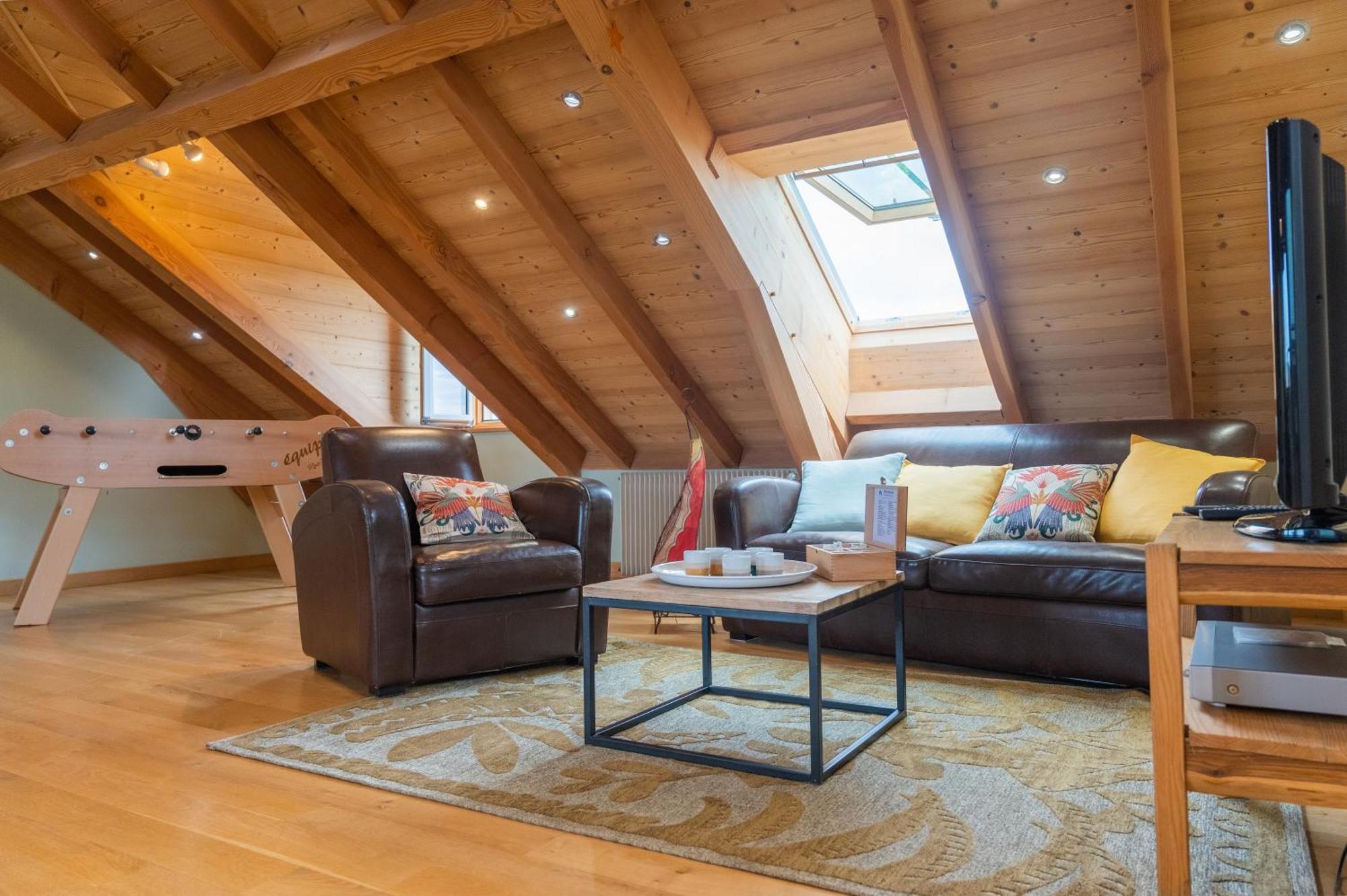 Combles et Vous, Duplex T6 Colmar, Famille, ALL INCLUSIVE, Jardin&Parking vélos Extérieur photo